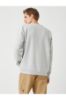 Dokulu Etiketli Sweatshirt resmi